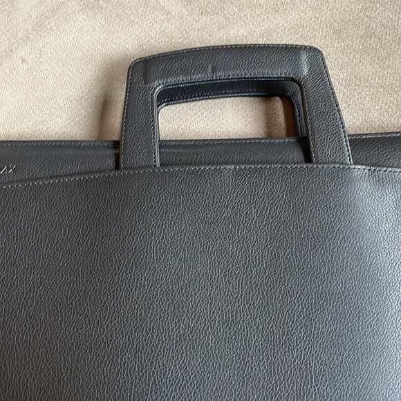 FiloFax Portfolio with Handles NWOT - Picture 3 of 8